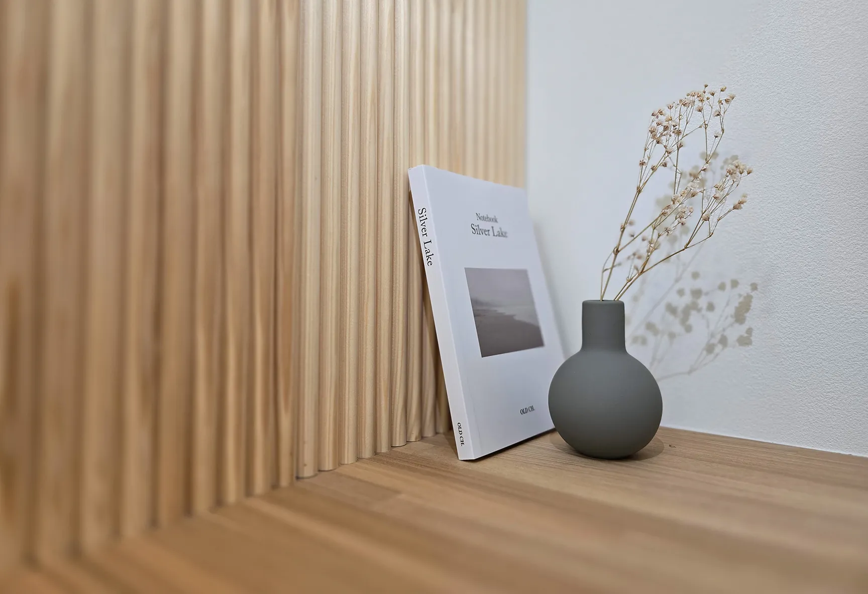 フィアスホーム 彦根店のモデルハウス リッケ Lykke の室内 木製ルーバー の写真