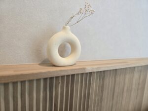 住宅 新築 戸建 注文住宅 自由設計 滋賀 長浜 米原 彦根 長住建設株式会社 ながじゅう フィアスホーム彦根店 フィアスホーム 高気密 高断熱 パッシブデザイン パッシブハウス パッシブ設計 モデルハウス コンセプトハウス 平屋のような暮らし 寝室 ペンダントライト ジャパンディスタイル ジャパンディインテリア 造作ベッドボード プレイリーホームズ デザインパネル Vire ヴィレ サンド色