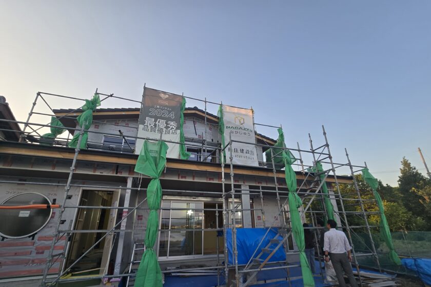長住建設株式会社　フィアスホーム　長浜　米原　新築　注文住宅　　高気密高断熱　工事現場　軒天　外壁